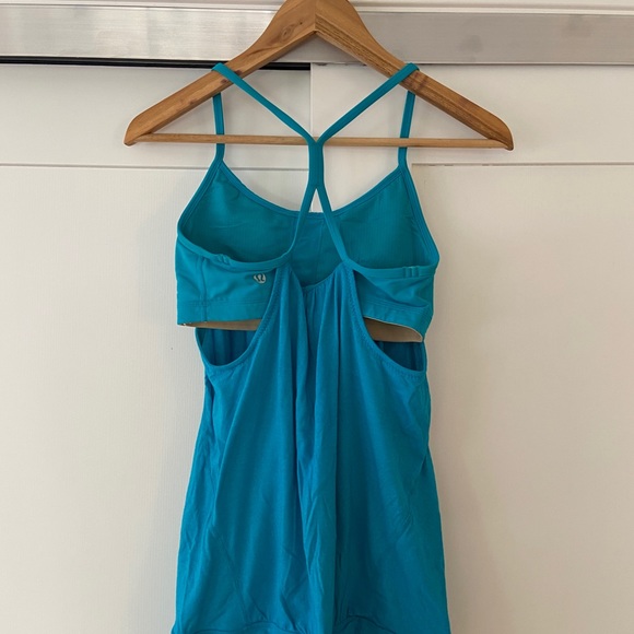 LULULEMON Yoga Tank, Built-In Bra - Size 4 - Picture 2 of 4